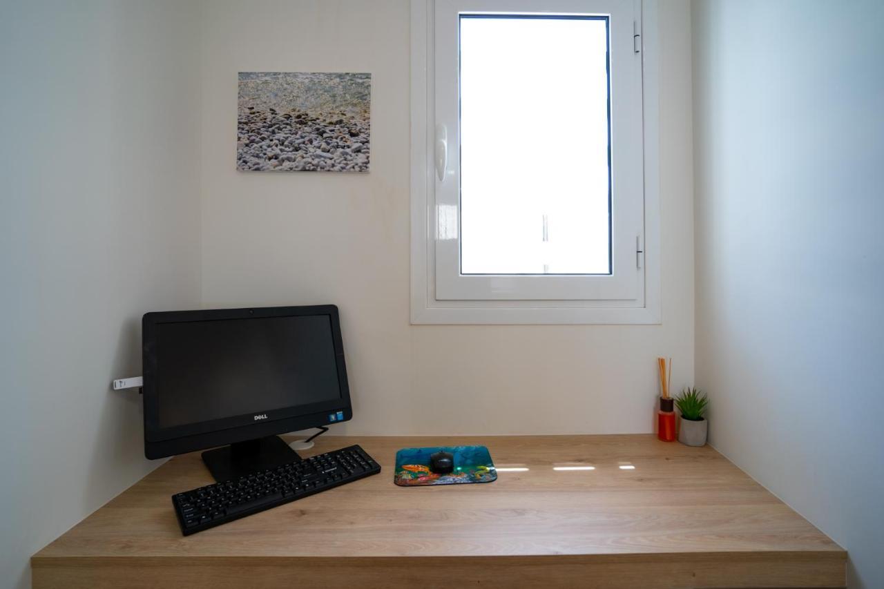 Maxblue 2 Apartment Piraeus Ngoại thất bức ảnh