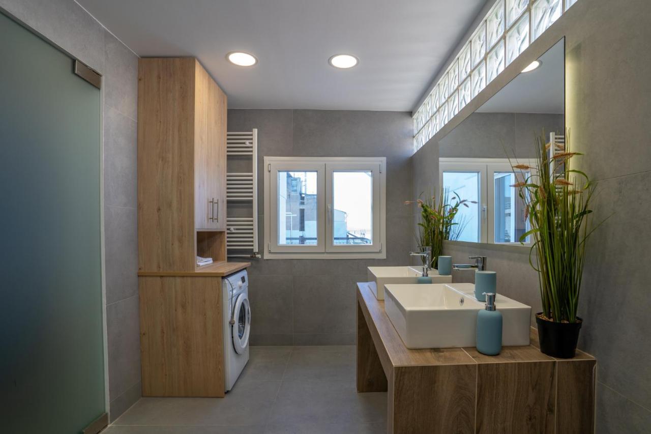 Maxblue 2 Apartment Piraeus Ngoại thất bức ảnh